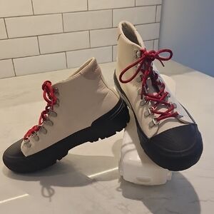 Lacoste Gripshot Sneakers in Cream